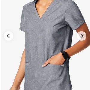 Figs Women Casma Three-Pocket Scrub Top/Size M/USED